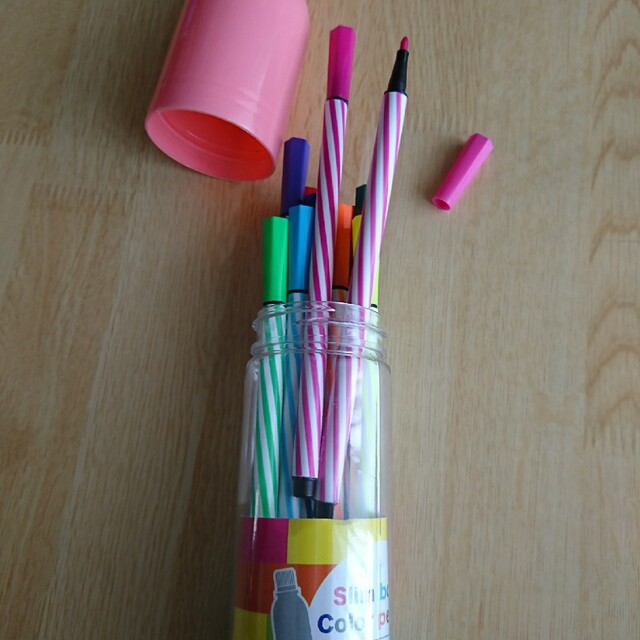 12色セット水性カラーペン エンタメ/ホビーのアート用品(カラーペン/コピック)の商品写真