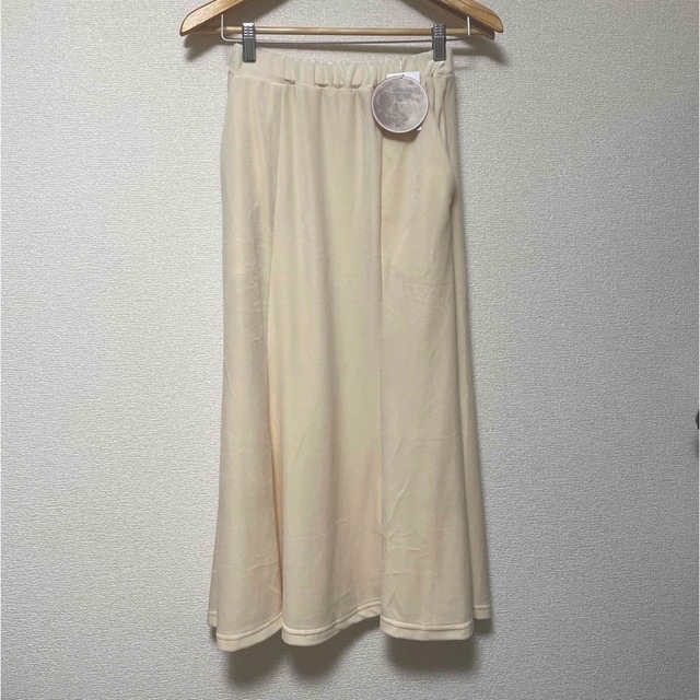 しまむら(シマムラ)のしまむら　yumi  tal マーメイドスカート　白　ベロア レディースのスカート(ロングスカート)の商品写真