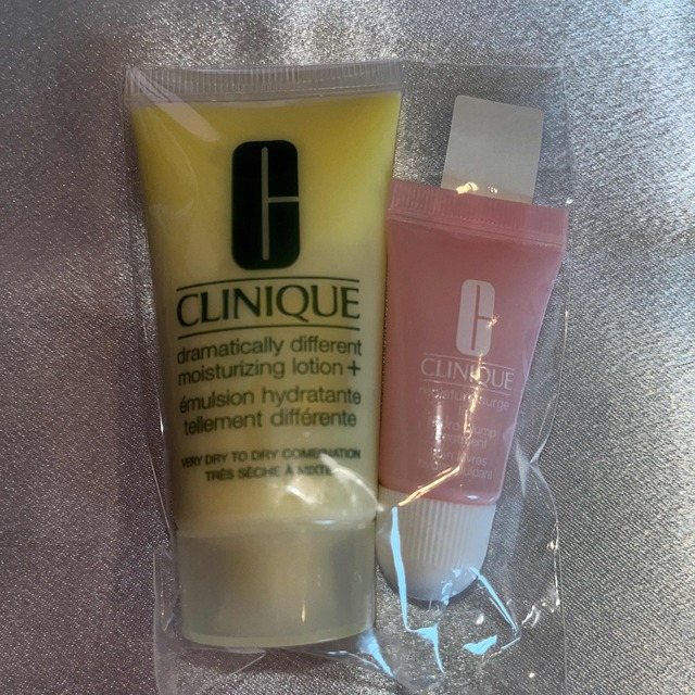 CLINIQUE(クリニーク)のねことこども様専用　クリニーク  乳液　リップトリートメント　セット コスメ/美容のスキンケア/基礎化粧品(乳液/ミルク)の商品写真