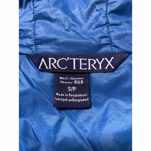 ARC'TERYX(アークテリクス)の即日発送 ARC’TERYX ATOM LT Hoody サイズS メンズのジャケット/アウター(ダウンジャケット)の商品写真