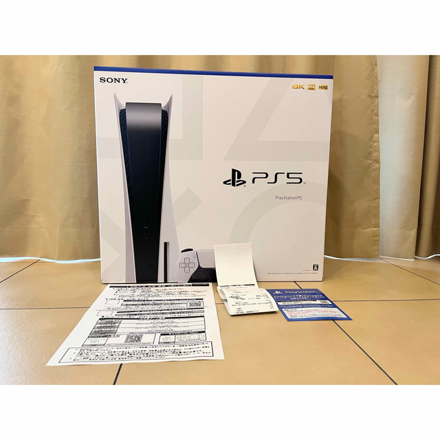 PlayStation(プレイステーション)の《新品未開封》PS5プレステ5本体 PlayStation 5  エンタメ/ホビーのゲームソフト/ゲーム機本体(家庭用ゲーム機本体)の商品写真