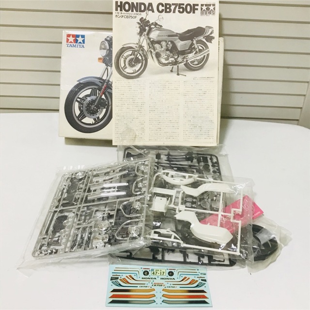 ホンダ(ホンダ)のタミヤ模型 ホンダ CB750F 1/12 HONDA CB750F プラモデル エンタメ/ホビーのおもちゃ/ぬいぐるみ(模型/プラモデル)の商品写真