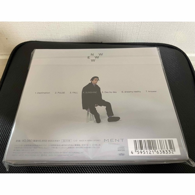 Johnny's(ジャニーズ)の【新品】NEWWW 初回通常盤 エンタメ/ホビーのCD(ポップス/ロック(邦楽))の商品写真