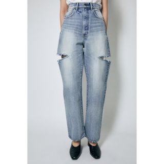 マウジー(moussy)のMOUSSY THIGH SLIT LOOSE STRAIGHT デニム(デニム/ジーンズ)