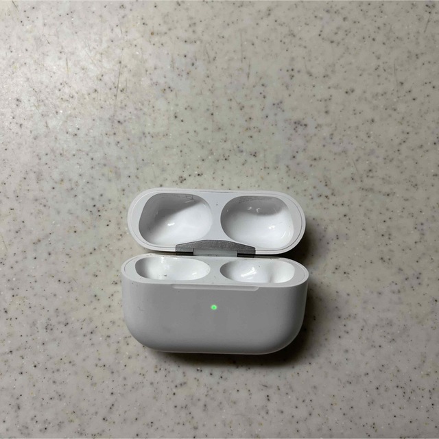 iPod(アイポッド)のAirPods proケース スマホ/家電/カメラのスマホ/家電/カメラ その他(その他)の商品写真