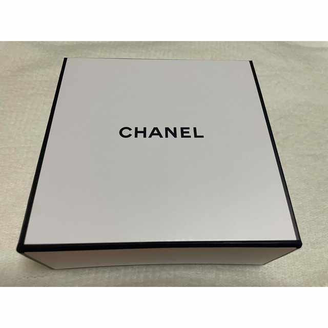 CHANEL(シャネル)のCHANEL N°5 ロー ハンド クリーム （箱セット） コスメ/美容のボディケア(ハンドクリーム)の商品写真