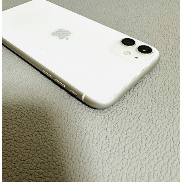 iPhone - iPhone 11 64GB SIMフリー 美品 ホワイトの通販 by ゆい's