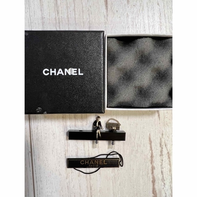 スマホアクセサリーシャネル　CHANEL イヤホンジャック2点　未使用