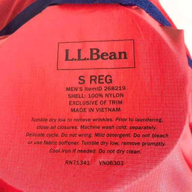 L.L.Bean(エルエルビーン)のSJ24　古着　L.L.Bean ナイロンジャケット パーカー 赤 ワンポイント メンズのジャケット/アウター(ナイロンジャケット)の商品写真