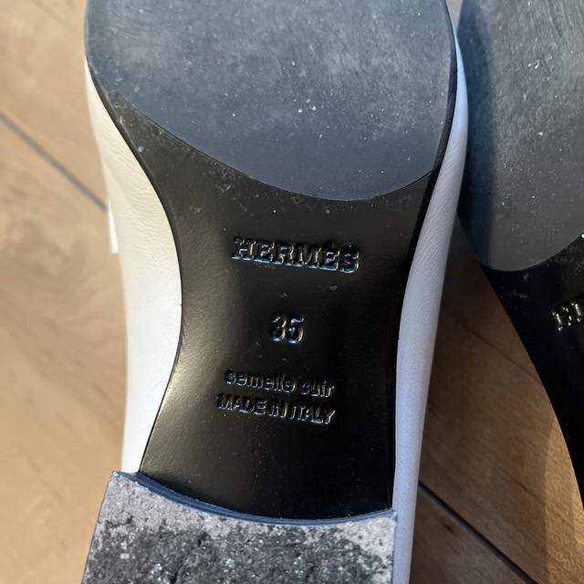HERMES - エルメス ロワイヤルローファー 白 35サイズの通販 by HERMES - エルメス ロワイヤルローファー 白 35サイズの通販 by