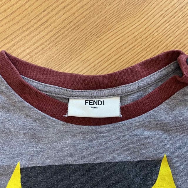 FENDI(フェンディ)のFENDI  グレー　ロンT 80サイズ キッズ/ベビー/マタニティのベビー服(~85cm)(Ｔシャツ)の商品写真