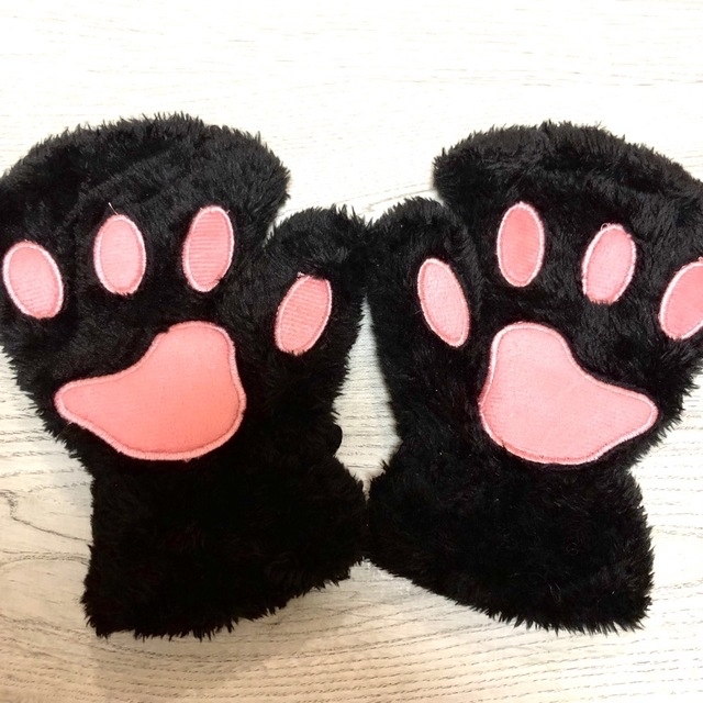 未使用品 にゃんこの 肉球 手袋 黒 黒猫 にゃんこグローブ ふわふわ 猫手袋 レディースのファッション小物(手袋)の商品写真