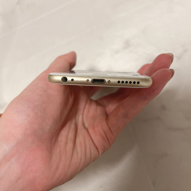 iPhone(アイフォーン)のiPhone 6 Gold 128 GB Softbank スマホ/家電/カメラのスマートフォン/携帯電話(スマートフォン本体)の商品写真