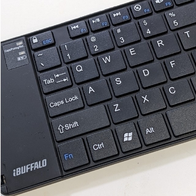 Buffalo(バッファロー)の折りたたみキーボード スマホ/家電/カメラのPC/タブレット(PC周辺機器)の商品写真