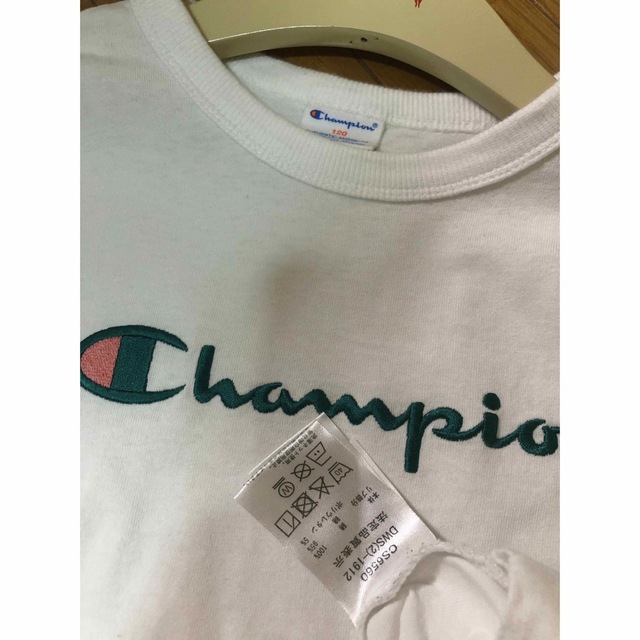 Champion(チャンピオン)の美品 チャンピオン キッズ ロンT ロゴ刺繍 5Y 6Y アローズ 120センチ キッズ/ベビー/マタニティのキッズ服女の子用(90cm~)(Tシャツ/カットソー)の商品写真