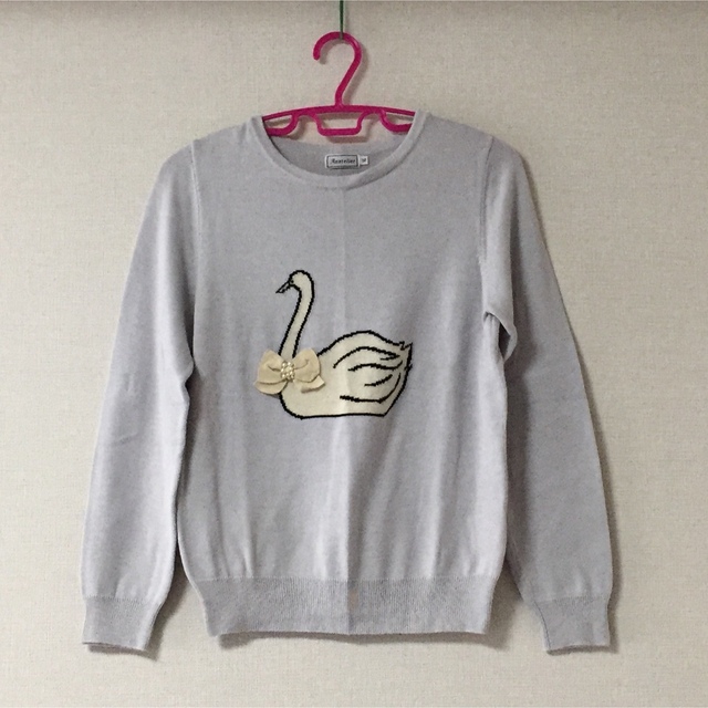 anatelier(アナトリエ)のアナトリエ　長袖　ニット　白鳥　38 レディースのトップス(ニット/セーター)の商品写真