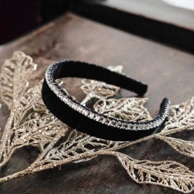 Crystal-Embellished Velvet Headband