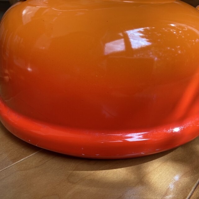 LE CREUSET(ルクルーゼ)のル・クルーゼ  LE CREUSET ケトル やかん 1.6L (欠けあり) インテリア/住まい/日用品のキッチン/食器(収納/キッチン雑貨)の商品写真