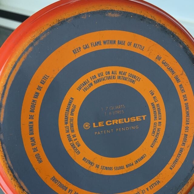 LE CREUSET(ルクルーゼ)のル・クルーゼ  LE CREUSET ケトル やかん 1.6L (欠けあり) インテリア/住まい/日用品のキッチン/食器(収納/キッチン雑貨)の商品写真