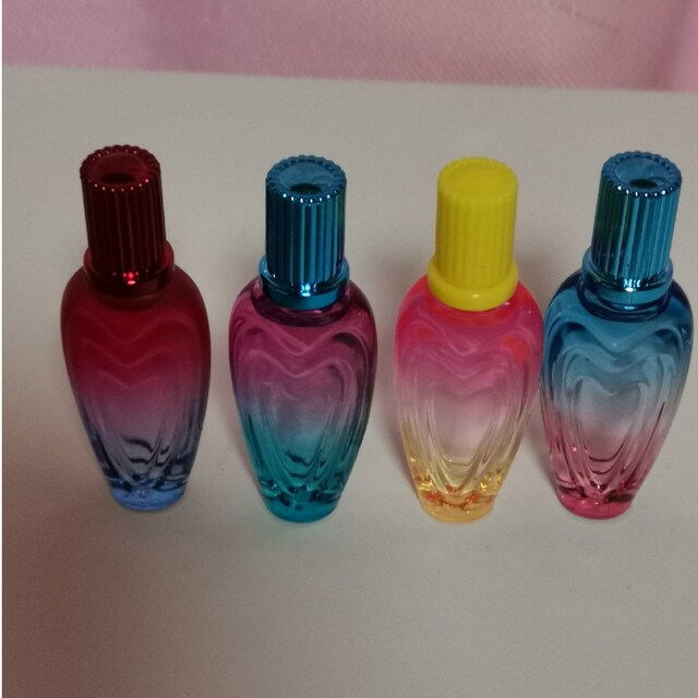 ESCADA　香水ミニボトルセット新品 コスメ/美容の香水(香水(女性用))の商品写真