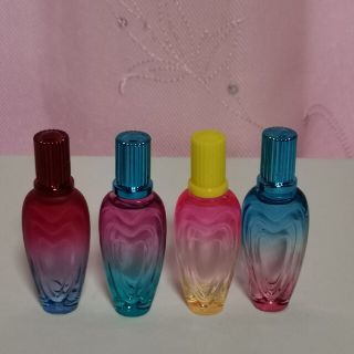 ESCADA　香水ミニボトルセット新品(香水(女性用))