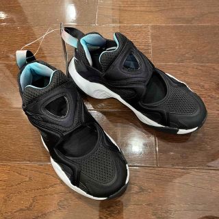 リーボック(Reebok)の新品タグ付き　リーボック　GW7687 スニーカー  23センチ(スニーカー)