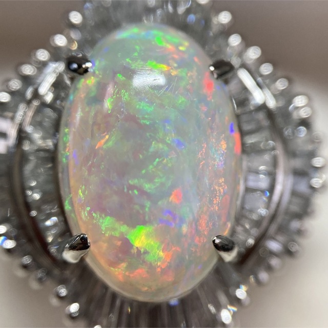 Pt900 2.61ct 大粒の綺麗なオパールとダイヤモンドリング　指輪