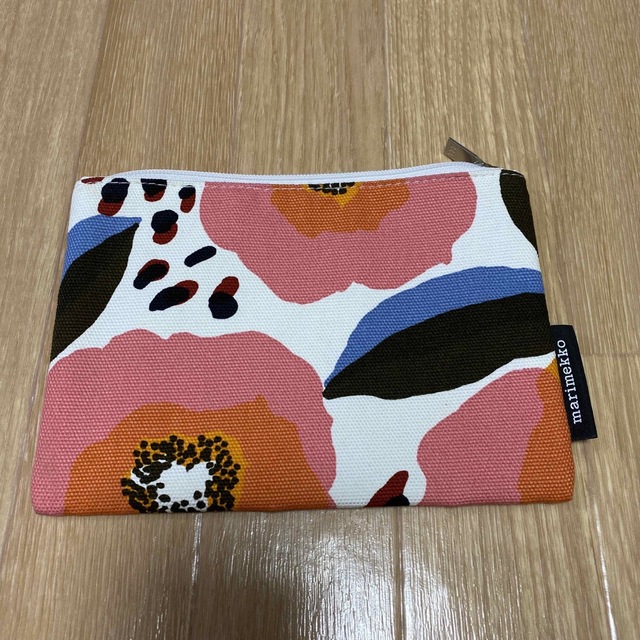 marimekko(マリメッコ)のマリメッコ  ロサリウムポーチ レディースのファッション小物(ポーチ)の商品写真