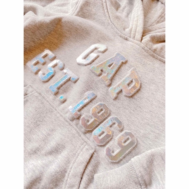 babyGAP(ベビーギャップ)のGAPロゴパーカー キッズ/ベビー/マタニティのキッズ服女の子用(90cm~)(ニット)の商品写真