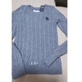 アバクロンビーアンドフィッチ(Abercrombie&Fitch)のアバクロ グレー ニット エスサイズ(ニット/セーター)