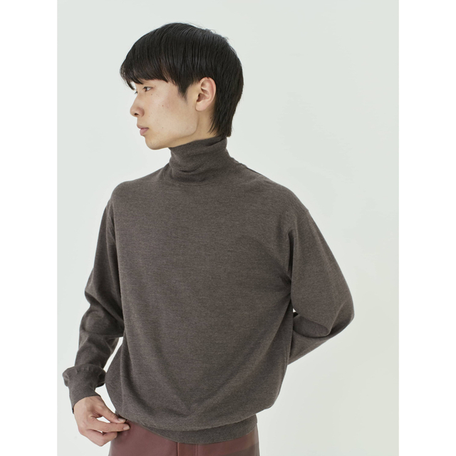 super high gauge wool knit turtle neck