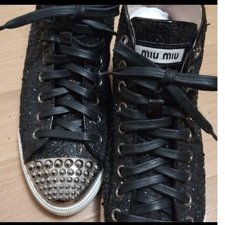 ミュウミュウ(miumiu)のmiumiuスニーカー23.0(スニーカー)