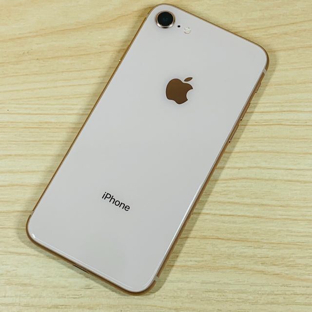 Apple(アップル)のバッテリー100％ SIMフリー iPhone8 64GB P55 スマホ/家電/カメラのスマートフォン/携帯電話(スマートフォン本体)の商品写真