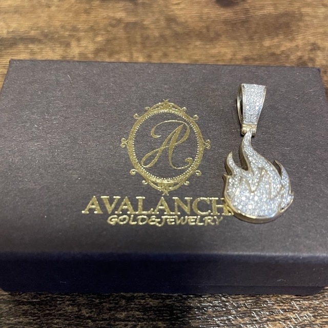 AVALANCHE - フルダイヤモンド 10K イエローゴールド ペンダントヘッド