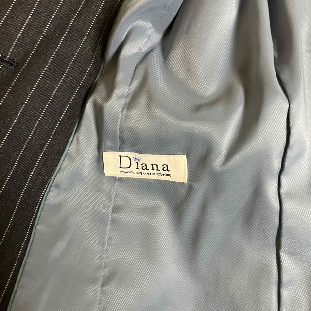 DIANA(ダイアナ)のストライプ　冬物　パンツ　スーツ レディースのフォーマル/ドレス(スーツ)の商品写真
