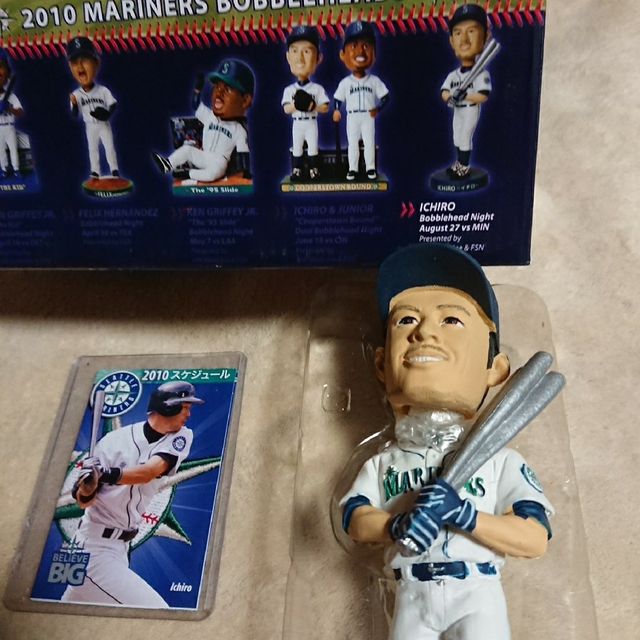 イチロー 2010年 球場配布 ボブルヘッドドール 2体〈チケット付き