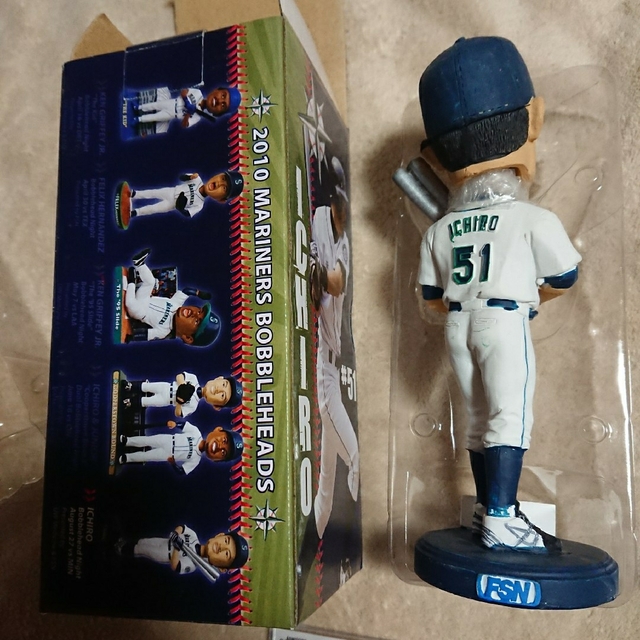 イチロー 2010年 球場配布 ボブルヘッドドール 2体〈チケット付き
