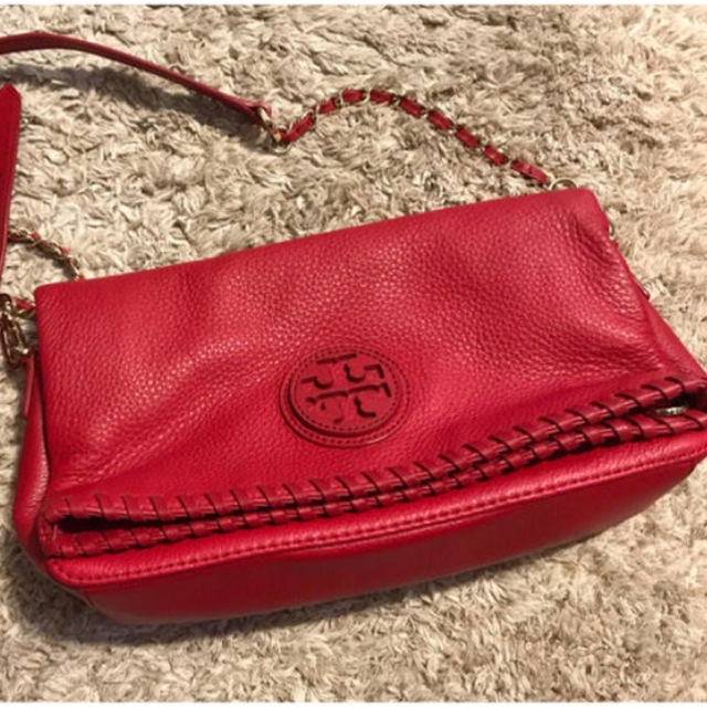 Tory Burch 2way ショルダー　クラッチ　バッグ　斜めがけ　赤色ショルダーバッグ