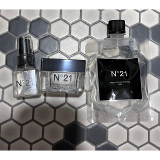 ヌメロヴェントゥーノ ハンドクリームの通販 5点 | N°21のコスメ/美容