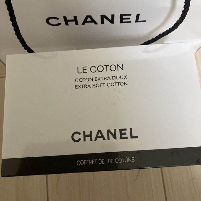 CHANEL(シャネル)のシャネルコットンパフ　100枚 コスメ/美容のメイク道具/ケアグッズ(コットン)の商品写真