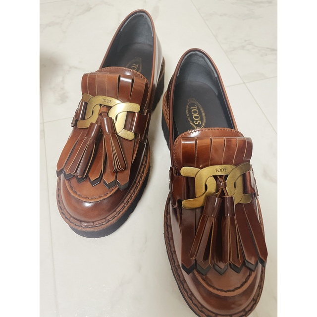 驚きの値段】 TOD'S - tods トッズ ローファー ケイト 厚底 新品