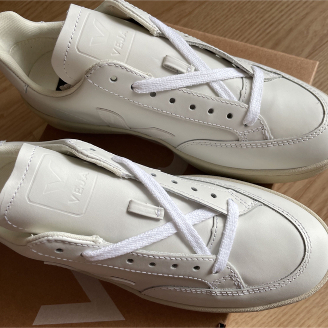 VEJA - 新品 VEJAヴェジャ V12レザー スニーカー EU38 24cmの通販 by