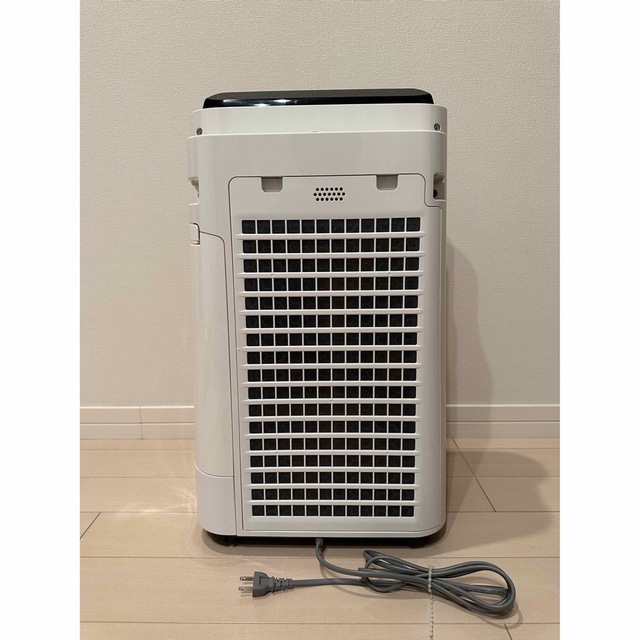 SHARP 加湿空気清浄機 KC-H50-W 2018年製 美品 SHARP 加湿空気清浄機 KC-H50-W 2018年製 美品