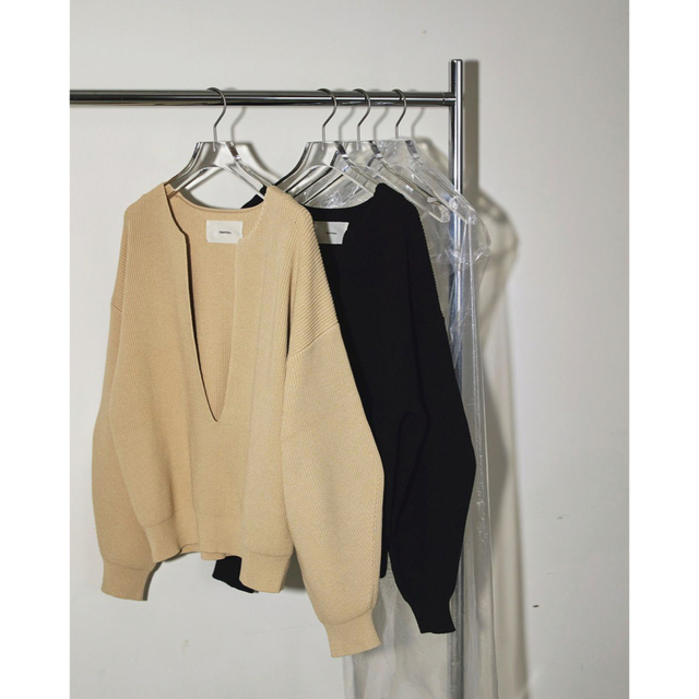 トゥデイフル  Slit Neck Knit