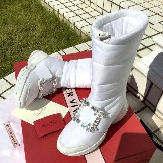 ROGER VIVIER - レア新品!ロジェヴィヴィエ クリスタルバックル ヴィヴ