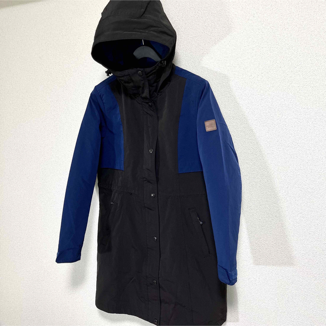 THE NORTH FACE(ザノースフェイス)の未使用!希少 THE NORTH FACE マウンテンコート レディースS レディースのジャケット/アウター(ロングコート)の商品写真