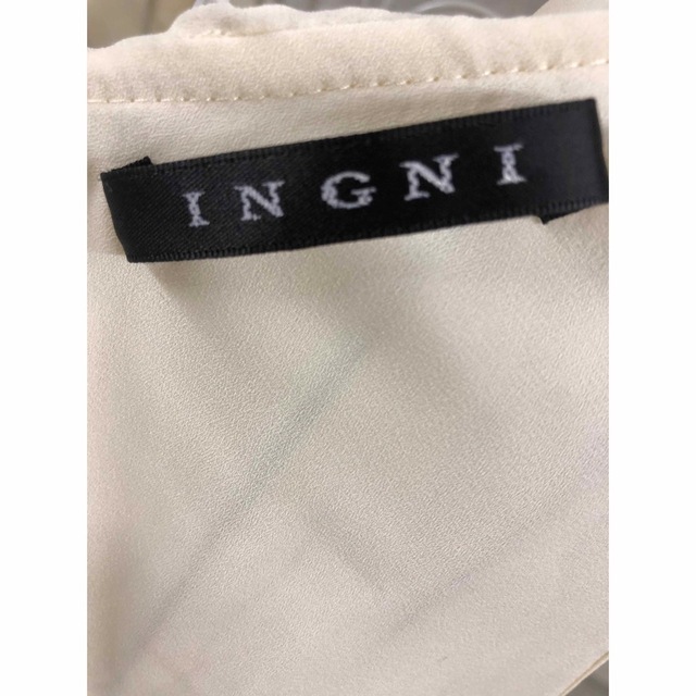 INGNI(イング)のINGNI ブラウス　トップス　size M レディースのトップス(シャツ/ブラウス(半袖/袖なし))の商品写真