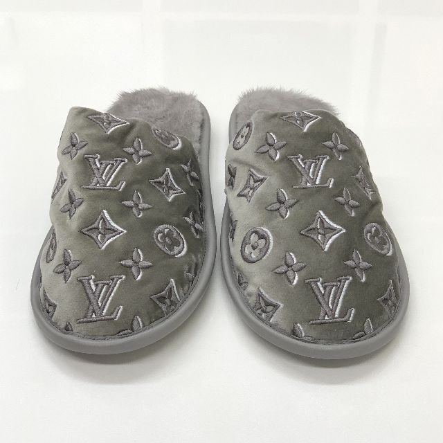 LOUIS VUITTON(ルイヴィトン)の5400 未使用 ヴィトン LV スイートライン ベルベット ファー スリッパ レディースの靴/シューズ(その他)の商品写真