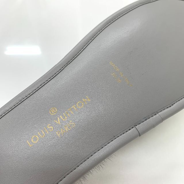 LOUIS VUITTON(ルイヴィトン)の5400 未使用 ヴィトン LV スイートライン ベルベット ファー スリッパ レディースの靴/シューズ(その他)の商品写真