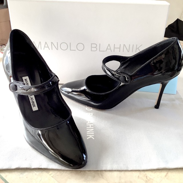 MANOLO BLAHNIK(マノロブラニク)の新品!憧れのマノロブラニク 定番メリージェーン 極上パテントカーフ 22.5㎝ レディースの靴/シューズ(ハイヒール/パンプス)の商品写真